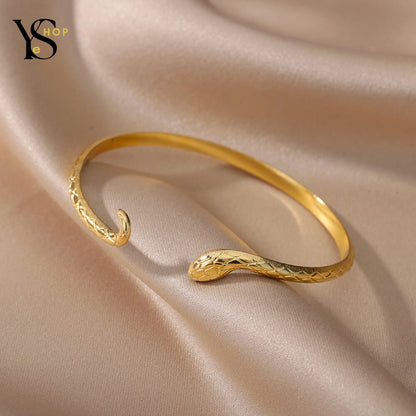 Adorn Yourself with Timeless Elegance – Vintage Bangle Bracelet for Women in Stainless Steel with a Chic Serpent Head Design